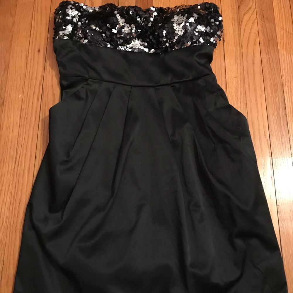 Strapless dress
